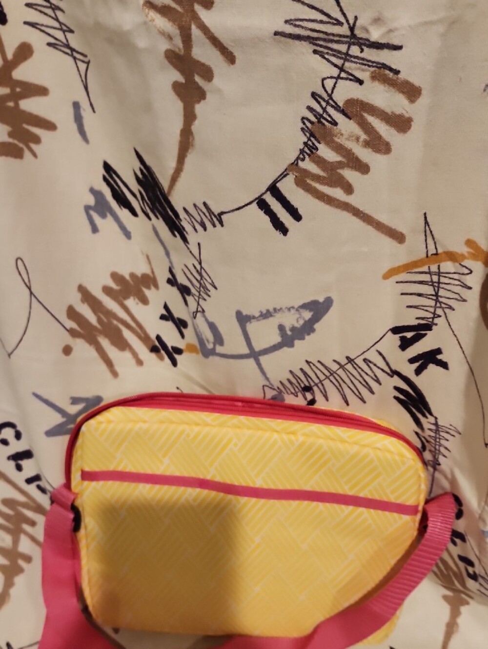 MSC Mainstreer Collextio Yellow Cosmetic Crossbody Bag with Pink Strap - Picture 6 of 6